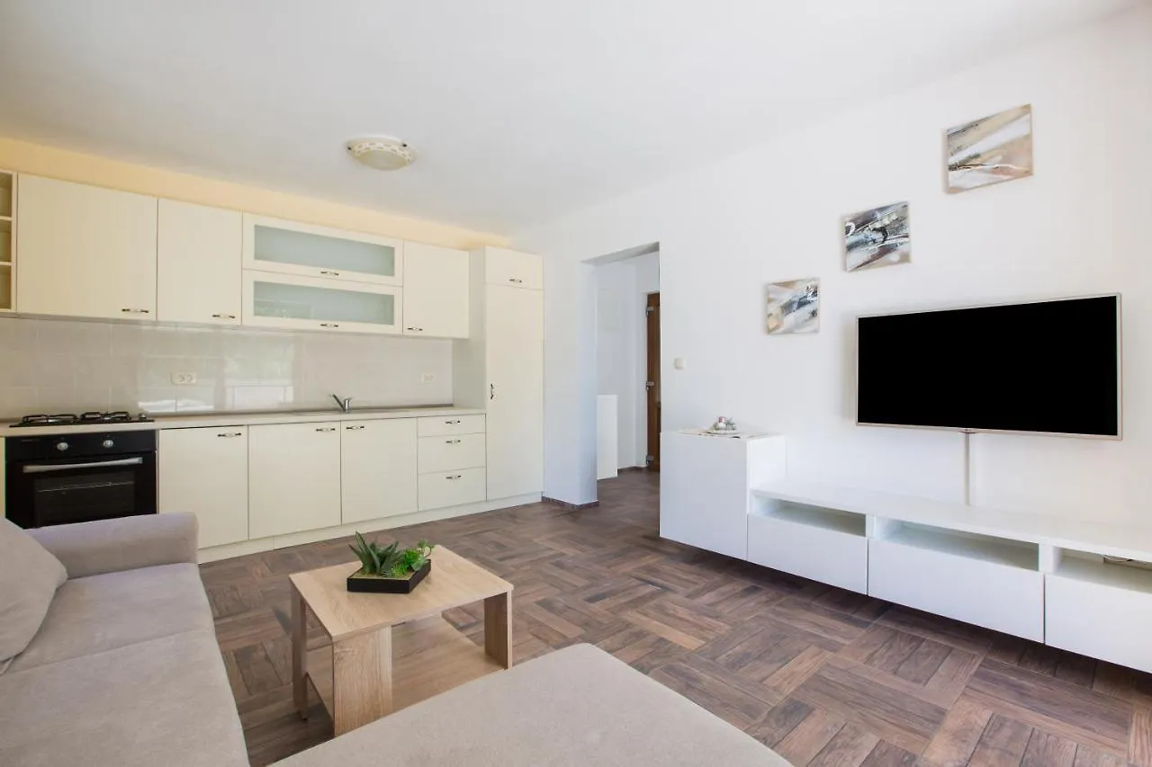 Apartments Villa Diamant With Pool & Whirlpool Cizici